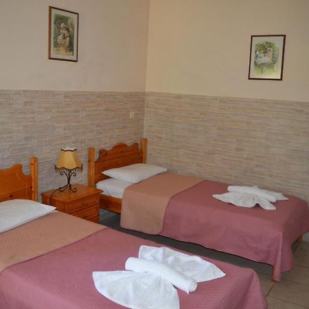 Aparthotel Anaxos Gardens Esterno foto