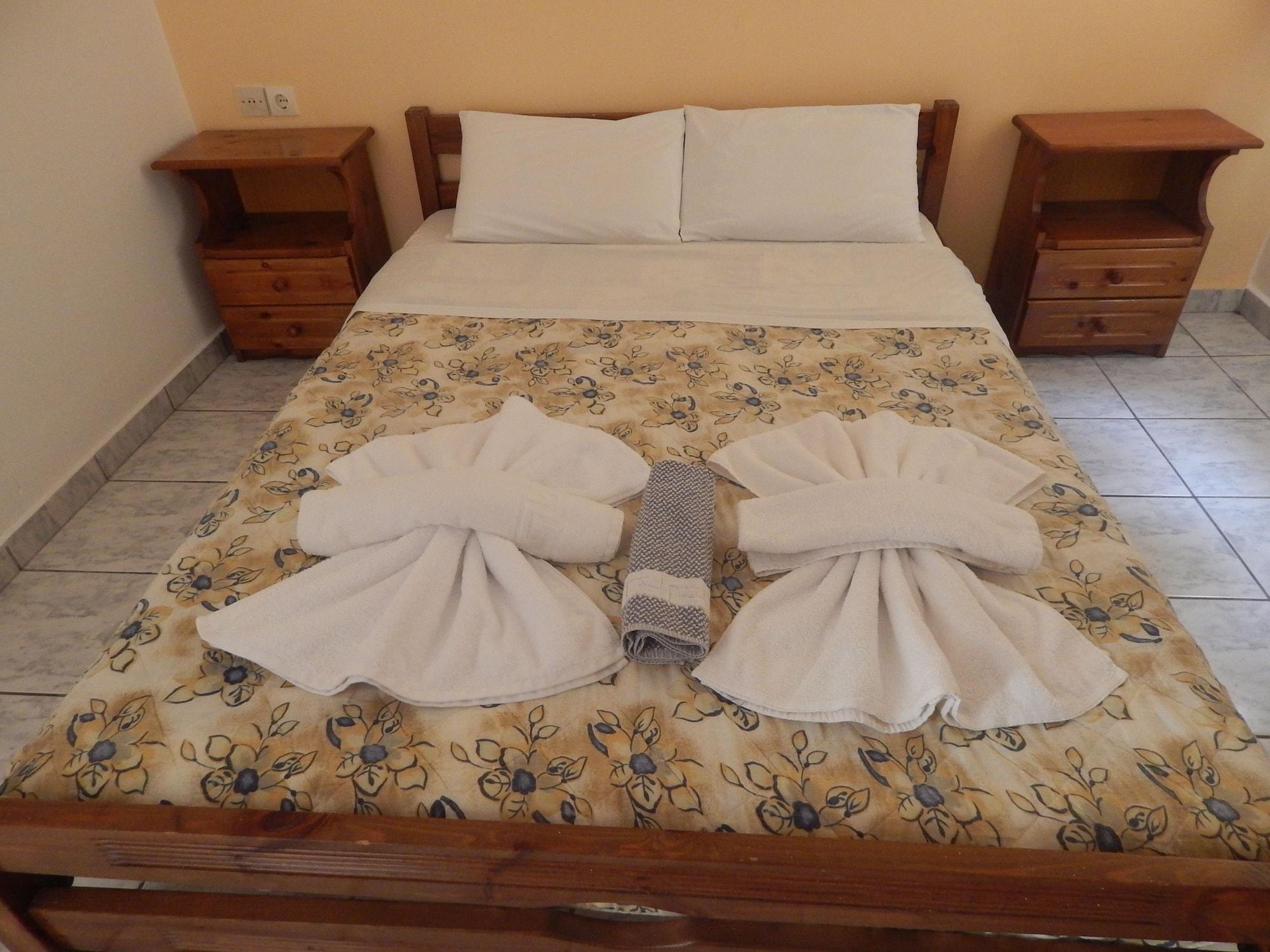 Aparthotel Anaxos Gardens Esterno foto