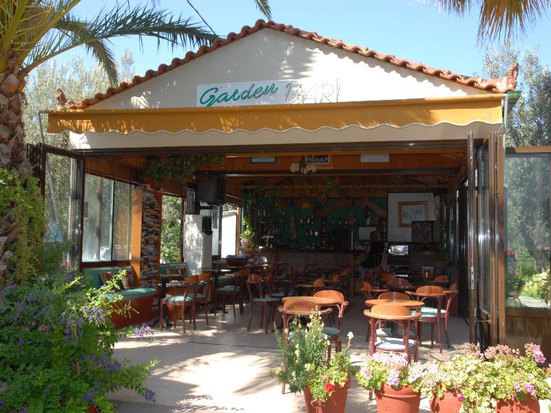 Aparthotel Anaxos Gardens Esterno foto