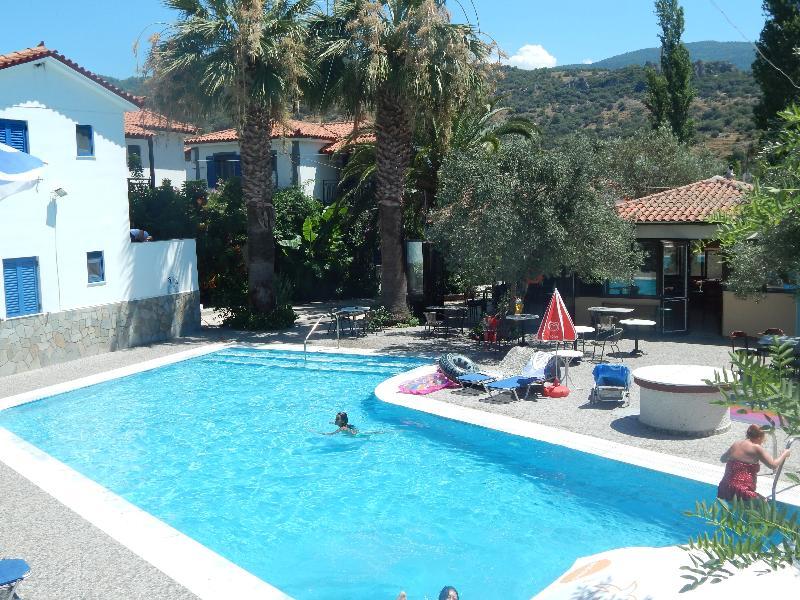 Aparthotel Anaxos Gardens Esterno foto