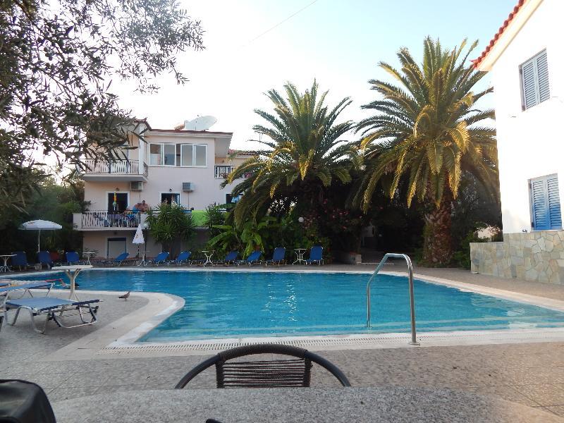 Aparthotel Anaxos Gardens Esterno foto
