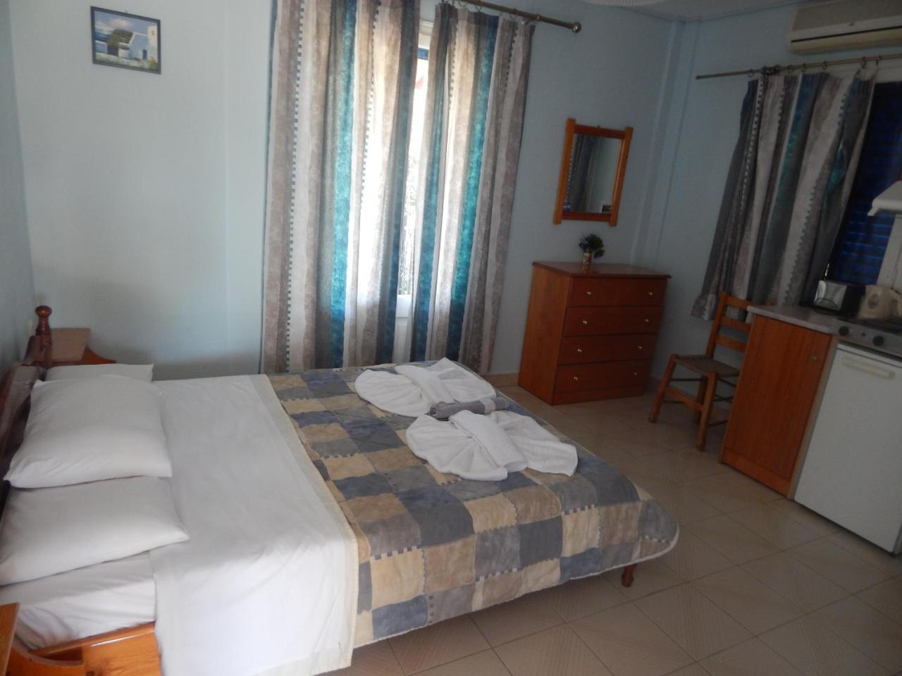 Aparthotel Anaxos Gardens Esterno foto