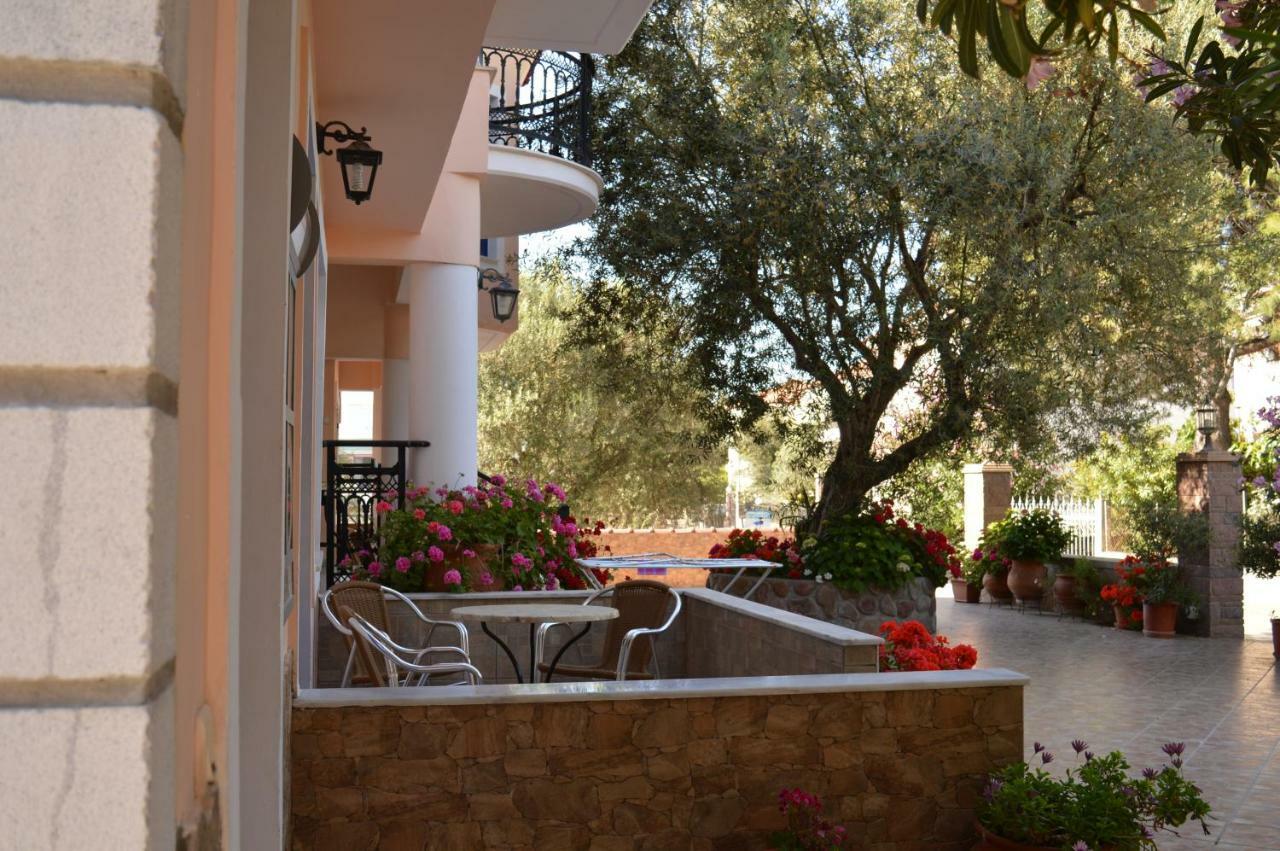 Aparthotel Anaxos Gardens Esterno foto