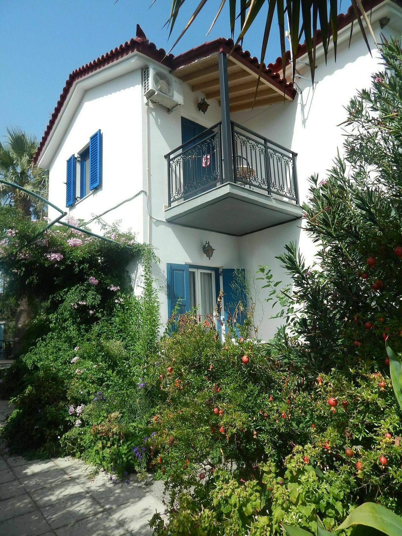 Aparthotel Anaxos Gardens Esterno foto